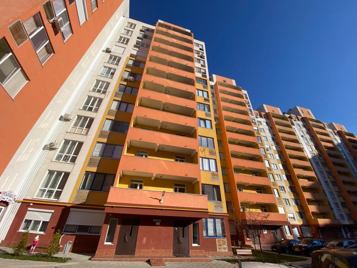Two Bedroom Large Apartment In Chişinău Esterno foto
