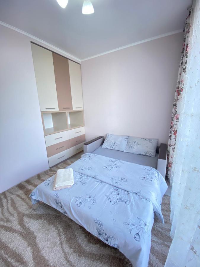Two Bedroom Large Apartment In Chişinău Esterno foto