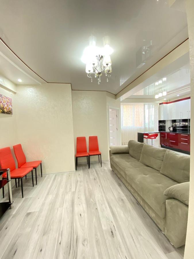 Two Bedroom Large Apartment In Chişinău Esterno foto
