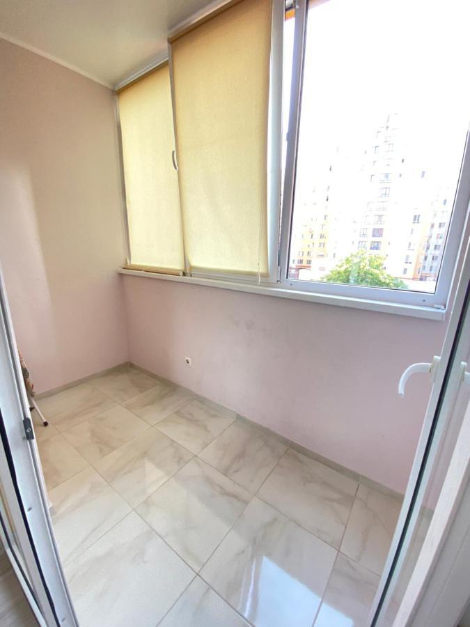 Two Bedroom Large Apartment In Chişinău Esterno foto
