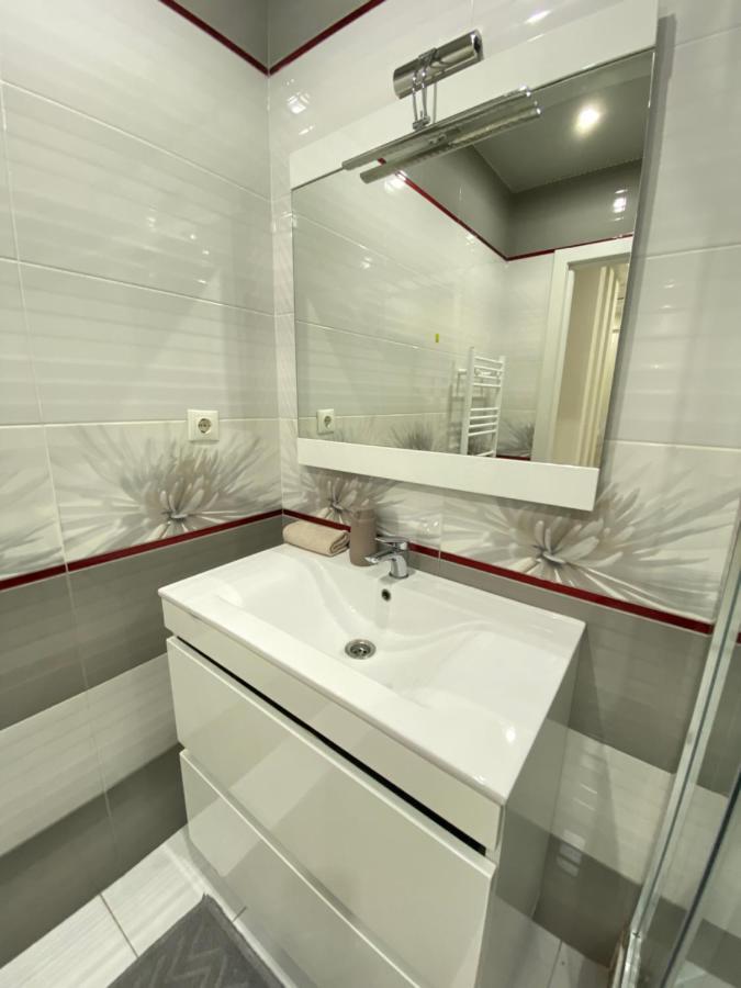 Two Bedroom Large Apartment In Chişinău Esterno foto