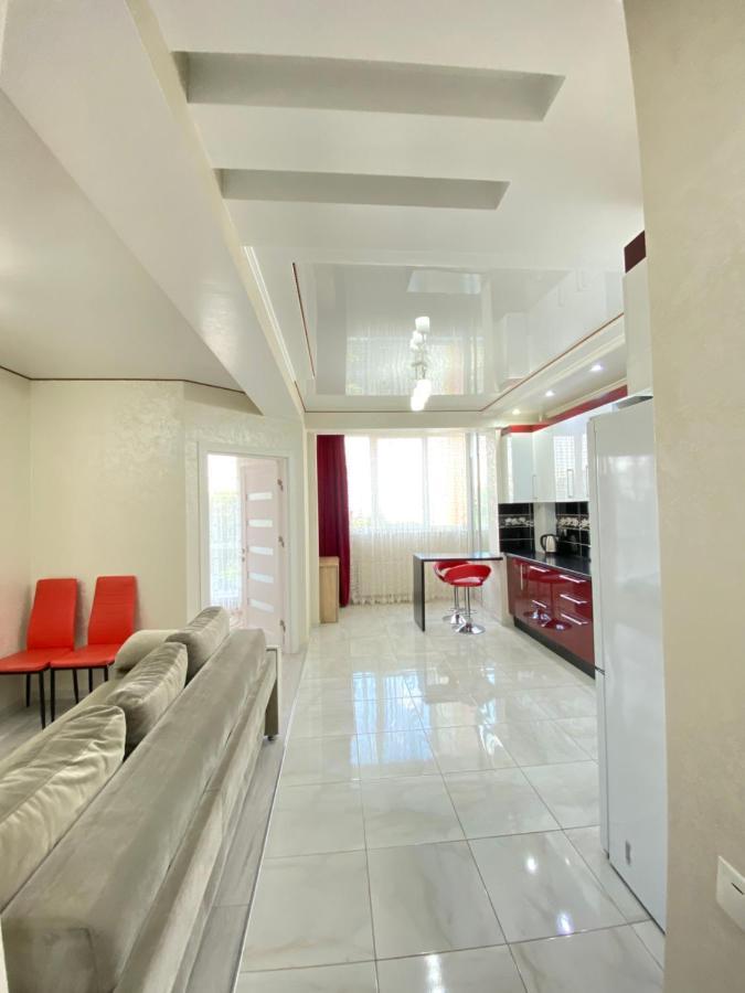 Two Bedroom Large Apartment In Chişinău Esterno foto