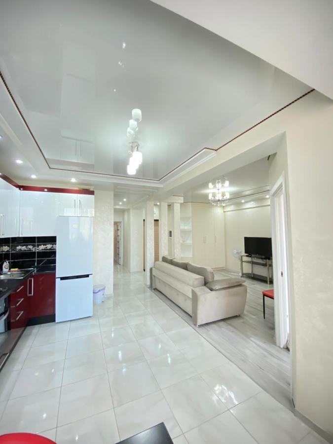 Two Bedroom Large Apartment In Chişinău Esterno foto