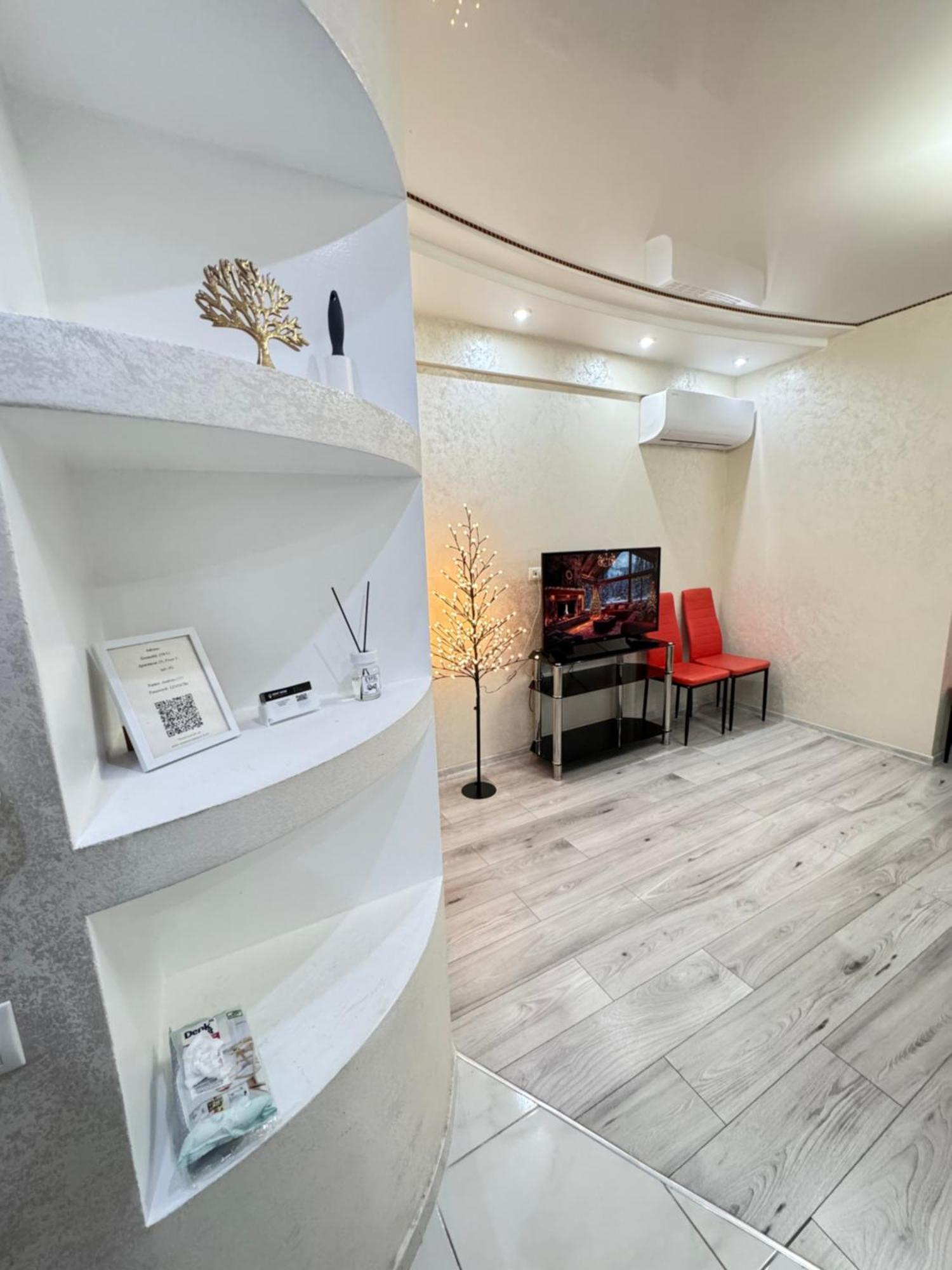 Two Bedroom Large Apartment In Chişinău Esterno foto